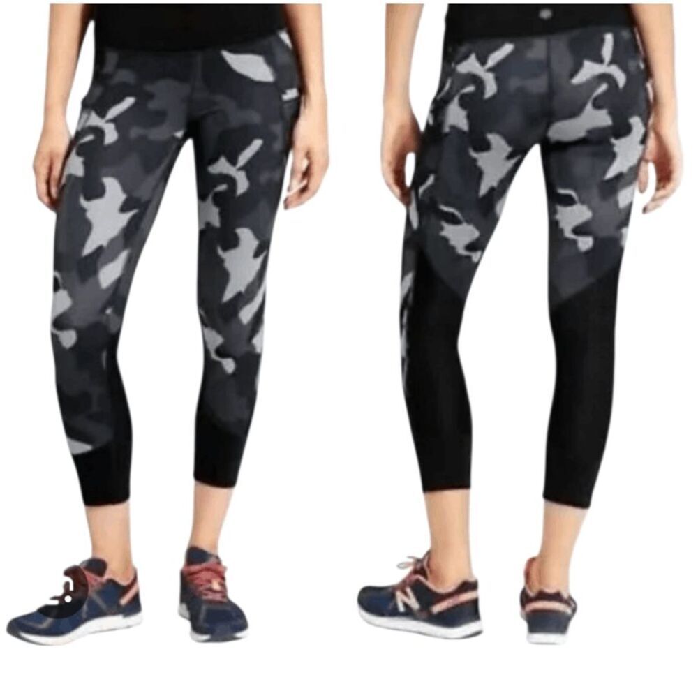 ATHLETA Camo Relay Capri 2.0 Size XS